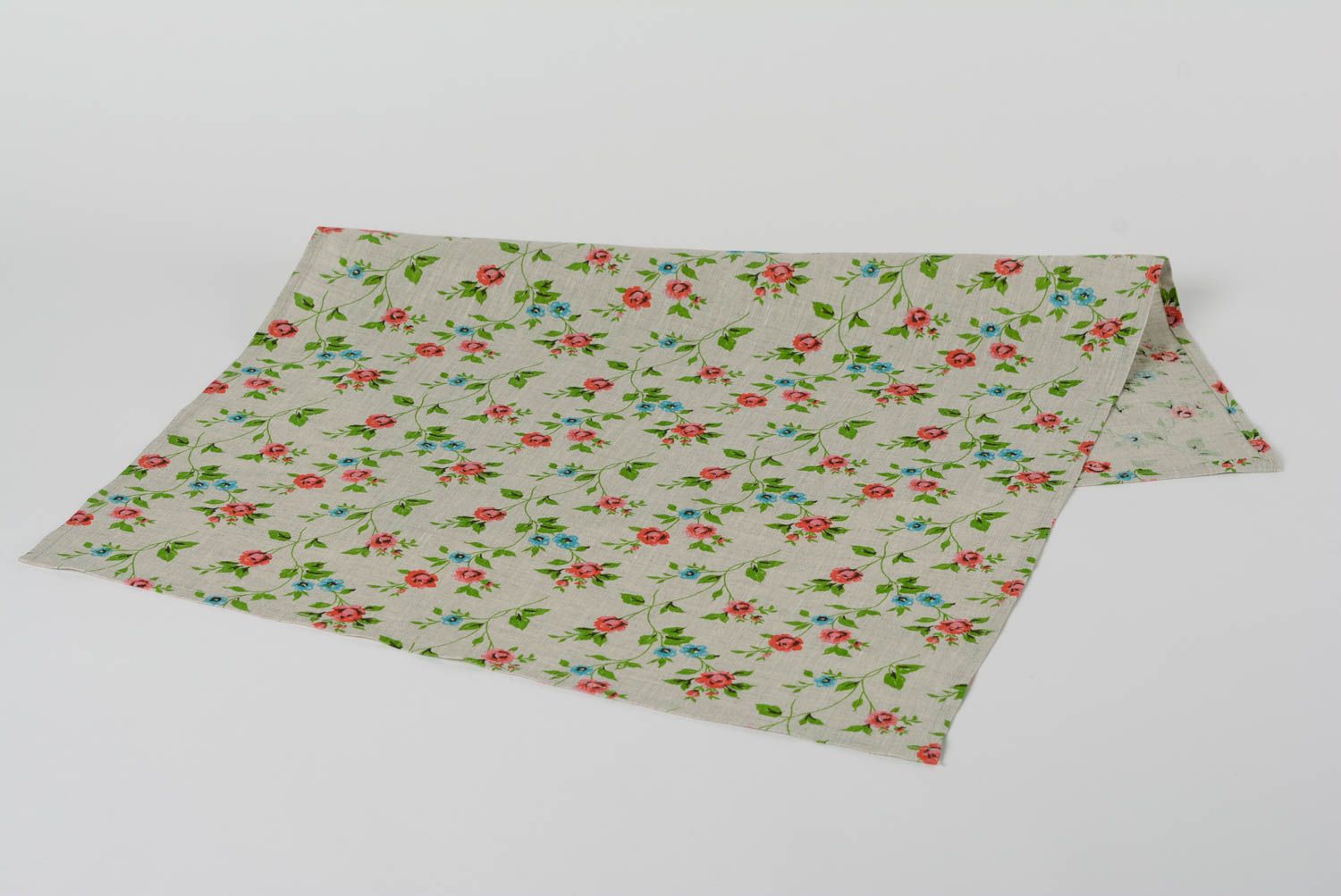 Petite serviette de cuisine en tissu de lin grise aux motifs floraux fate main  photo 2
