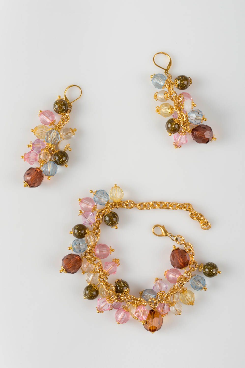 Handmade Damen Schmuck Set goldfarbenes Armband und Modeschmuck Ohrhänger 2 St foto 2