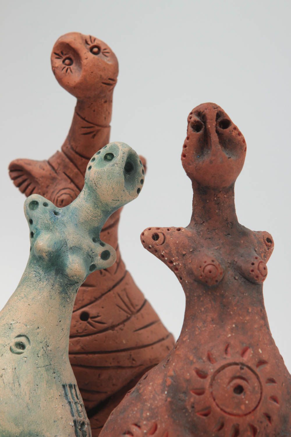 Figurines originales 3 Petites statuettes femmes ethniques argile Déco intérieur photo 4