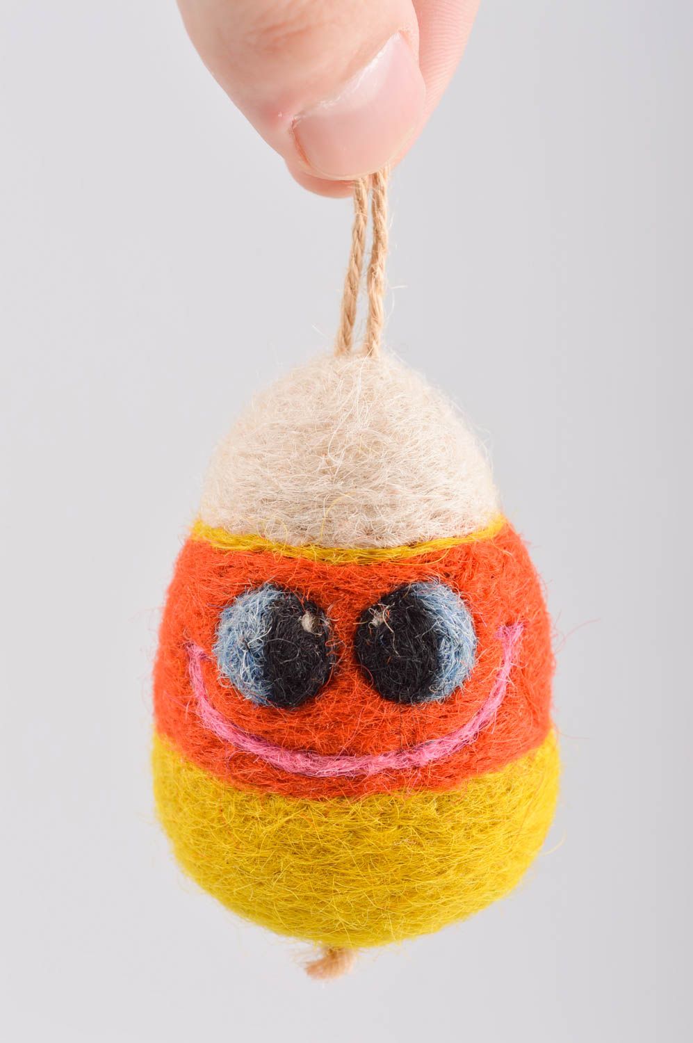 Валяная игрушка ручной работы декор на стену игрушка из шерсти Яйцо с глазами фото 5
