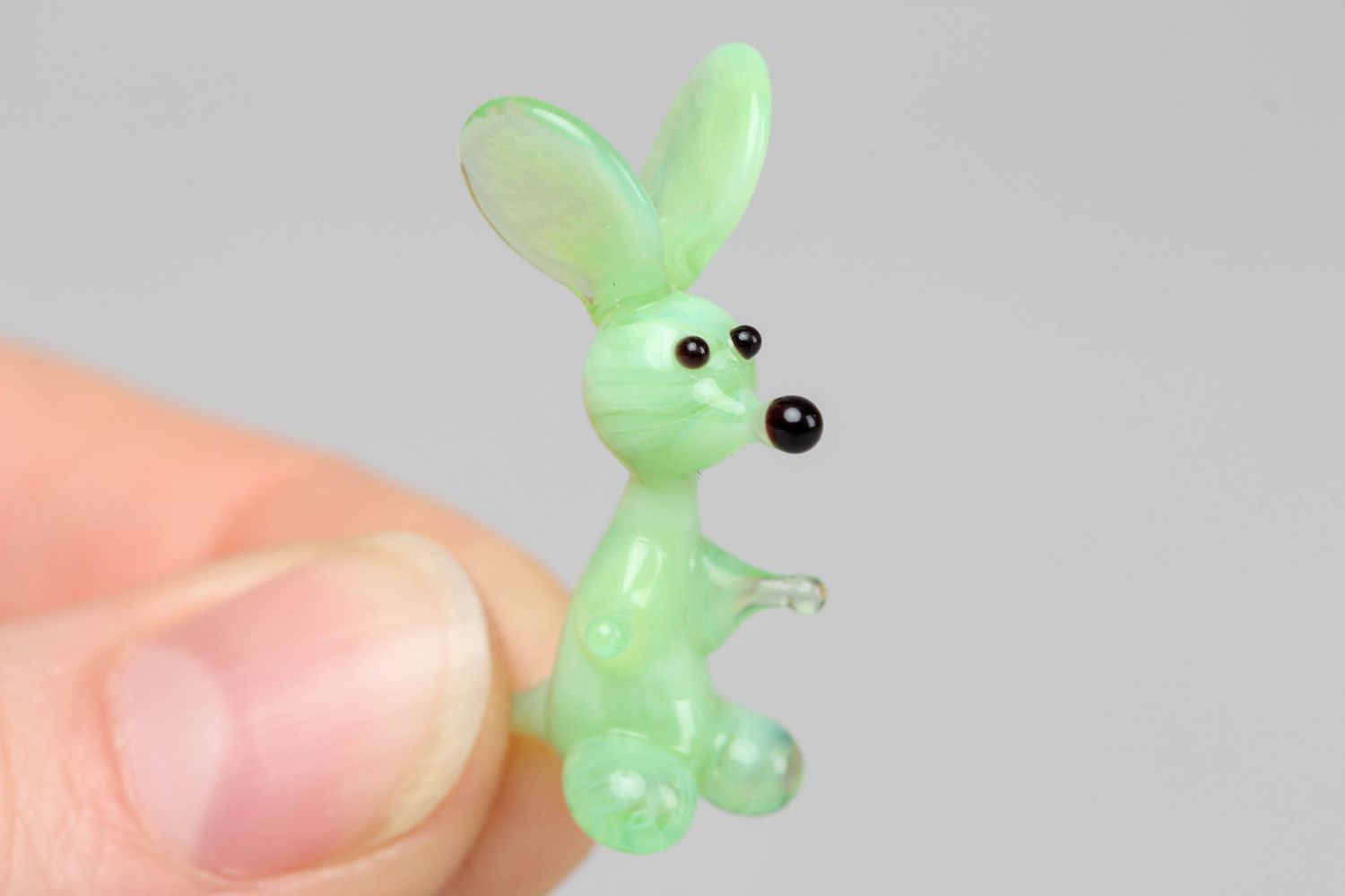 Handgemachte Lampwork Figur aus Glas Grünes Mäuschen foto 3