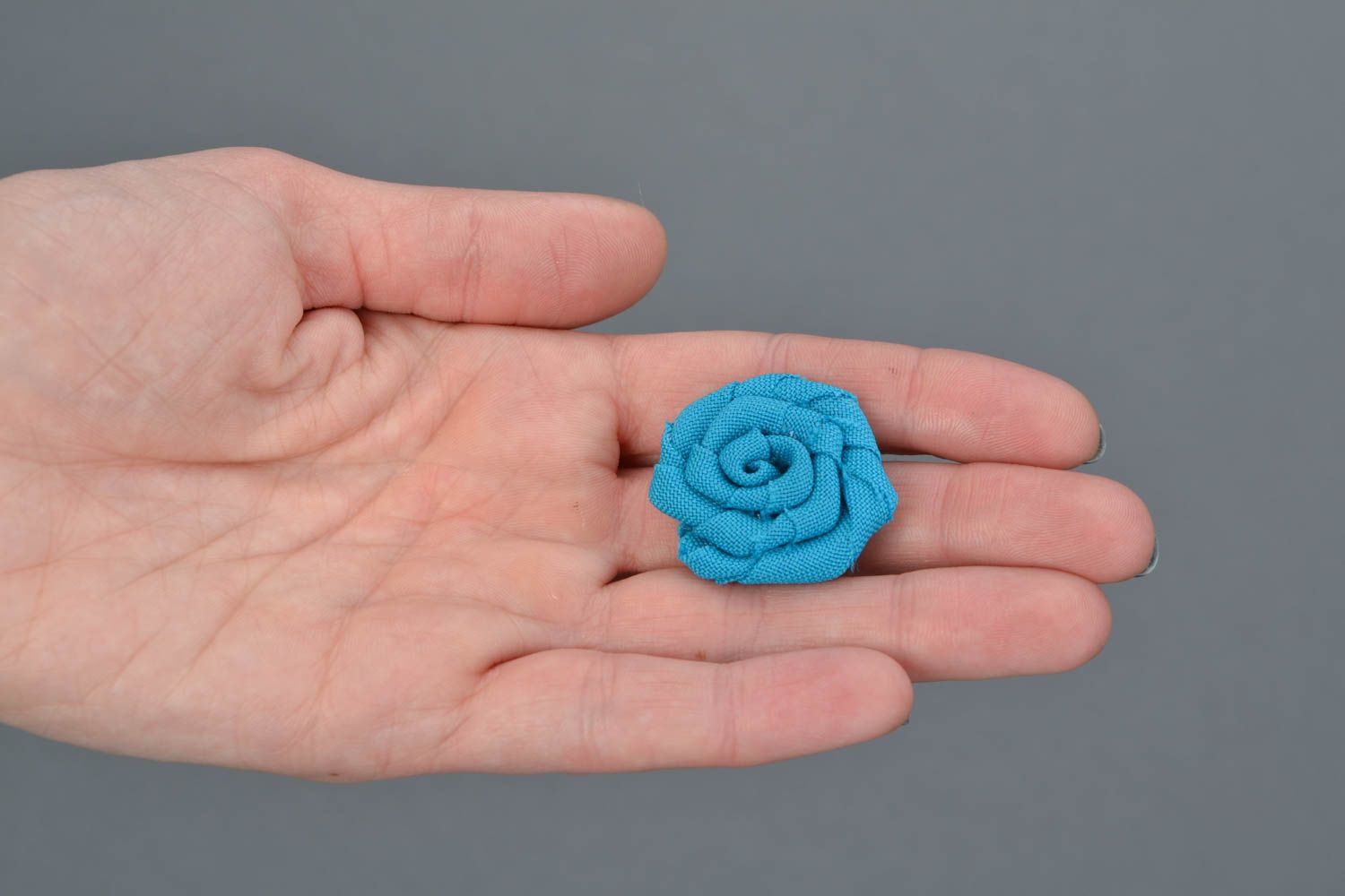 Rose en tissu bleue faite main fourniture pour accessoire broche ou barrette photo 2