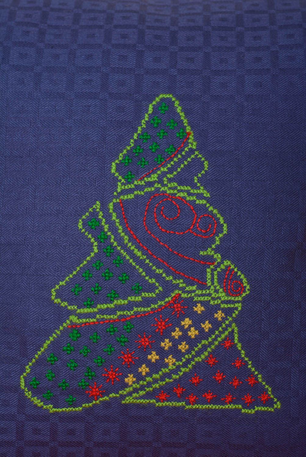 Bestickter Kissenbezug aus Satin blau handgemacht originell Weihnachtsbaum foto 3