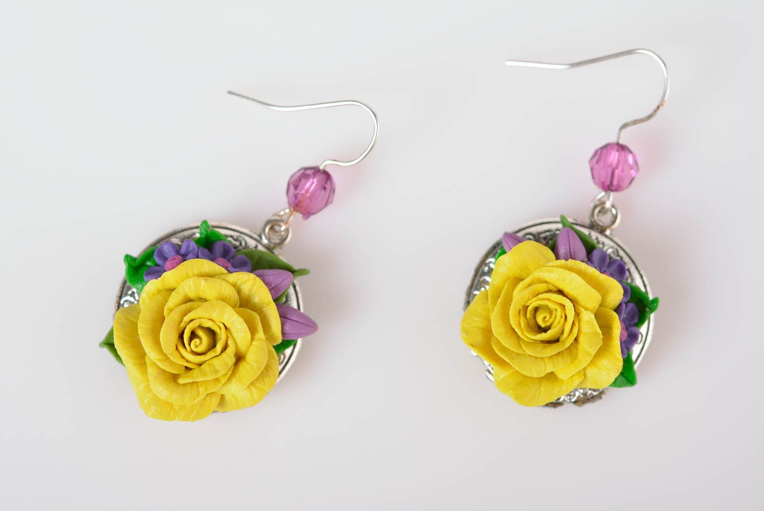 Blumen Ohrringe handmade Designer Schmuck in Gelb tolles Accessoire für Frauen foto 1