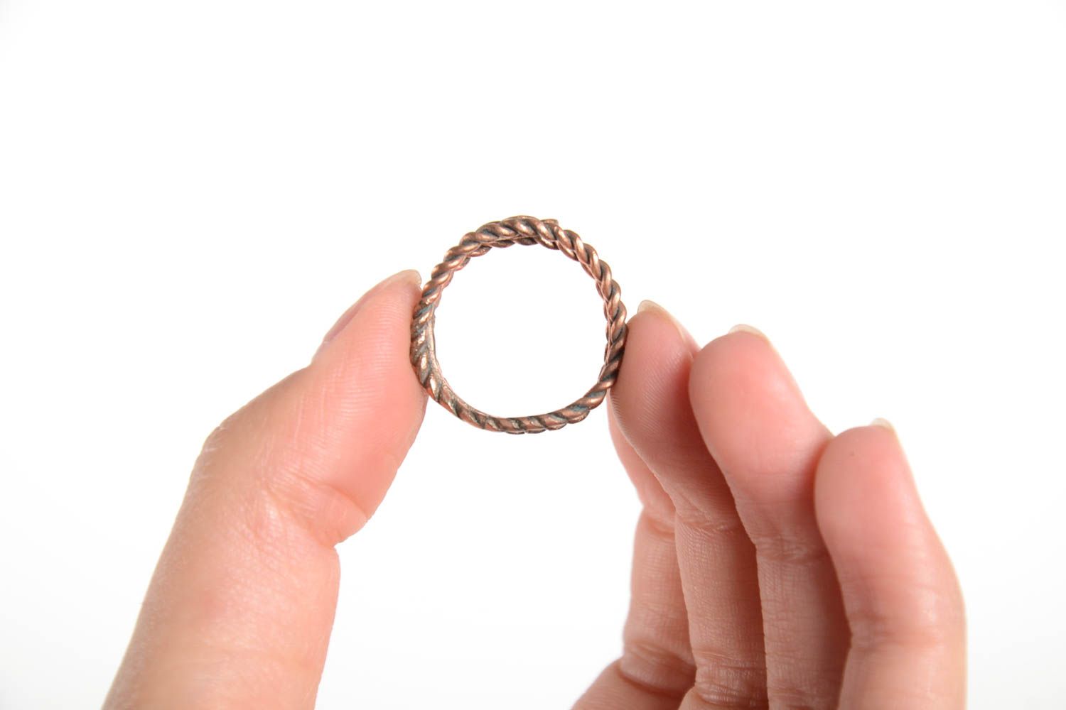 Бижутерия ручной работы красивое кольцо из скрученной меди необычное кольцо  фото 3