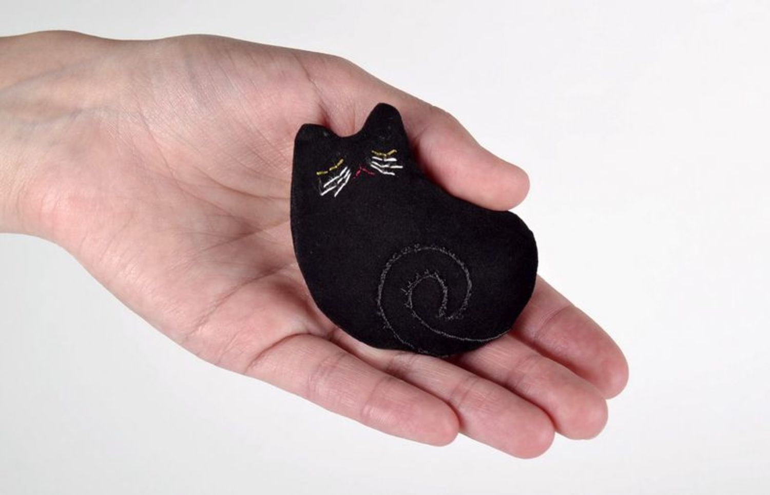 Spilla gatto nero fatta a mano spilla piccola nera decorazione vestiti
 foto 5