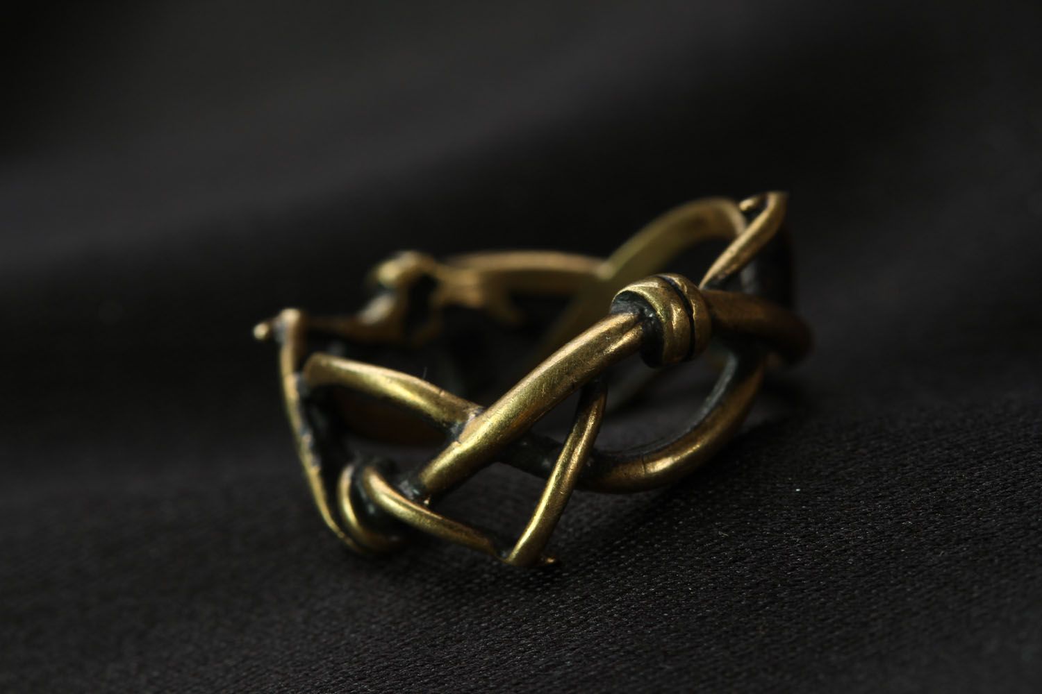 Anel de bronze feito à mão em técnica de fundição do autor  foto 4