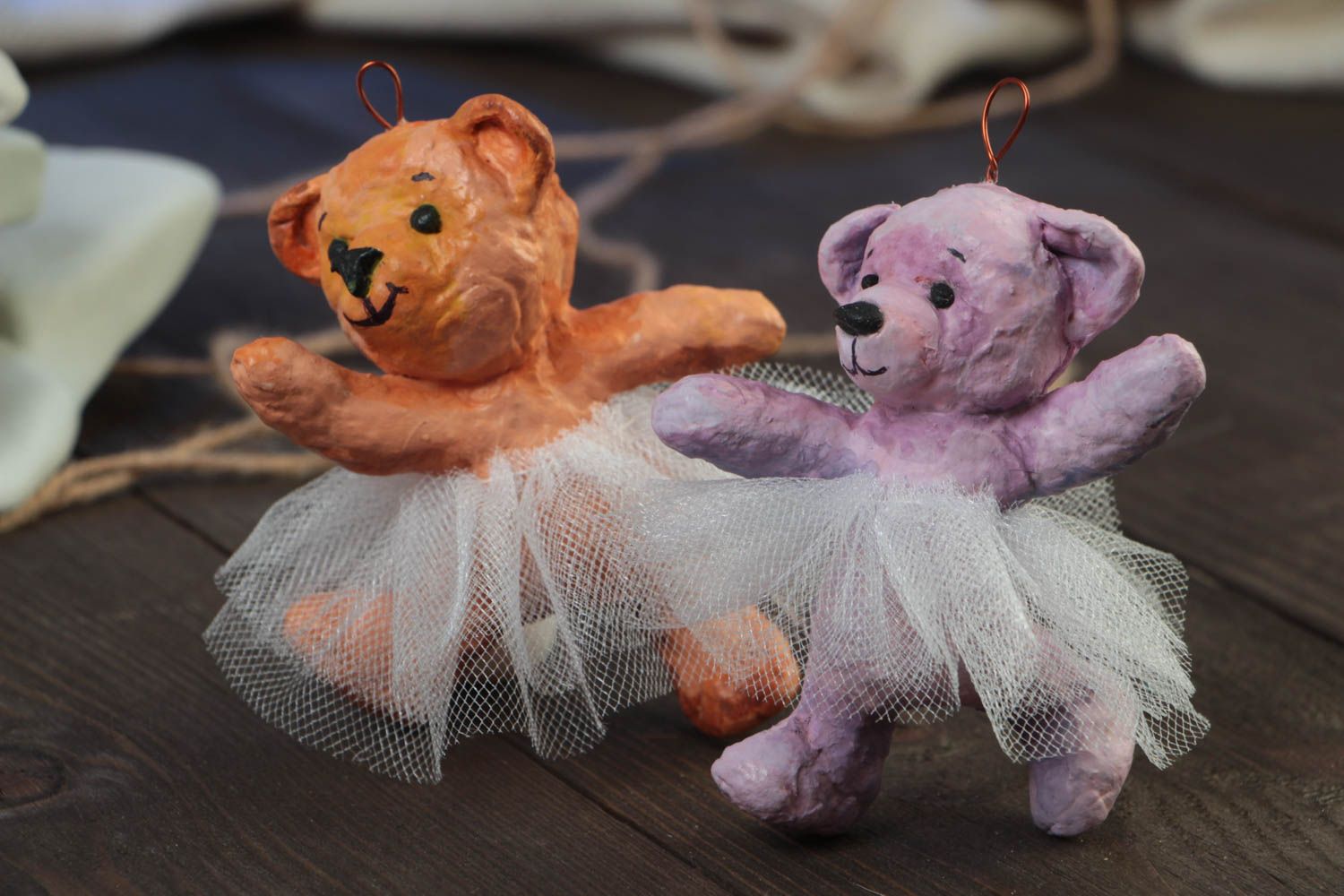 Ensemble de figurines à suspendre en papier mâché ourses ballerines faites main photo 1