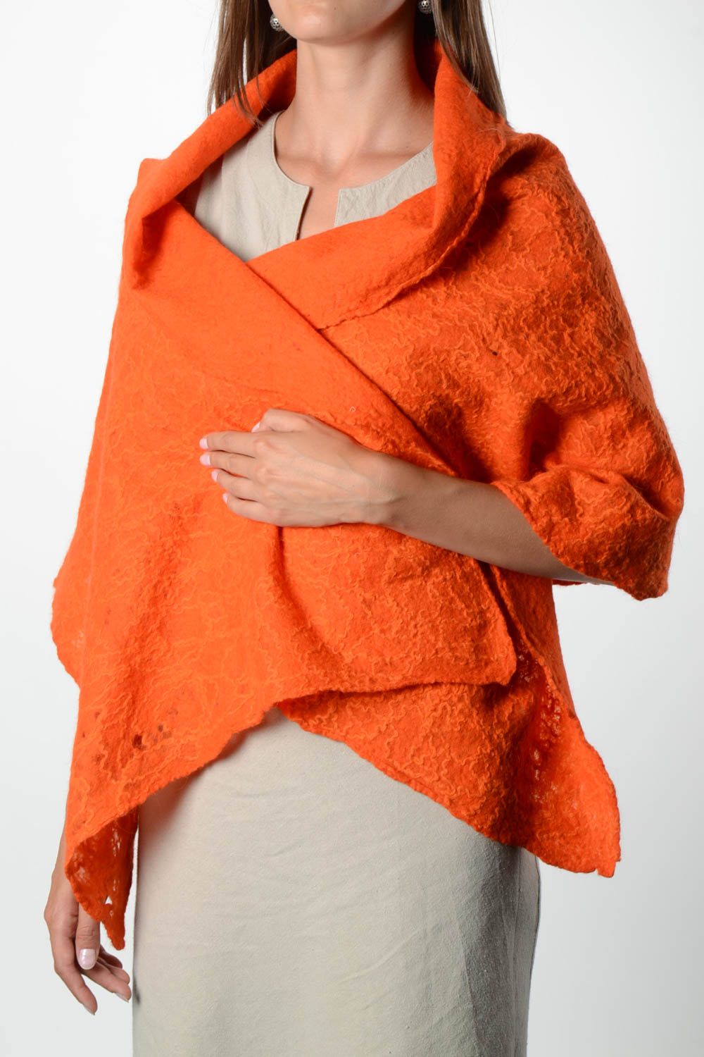 Grand Châle fait main en laine feutrée orange original Vêtement pour femme photo 1