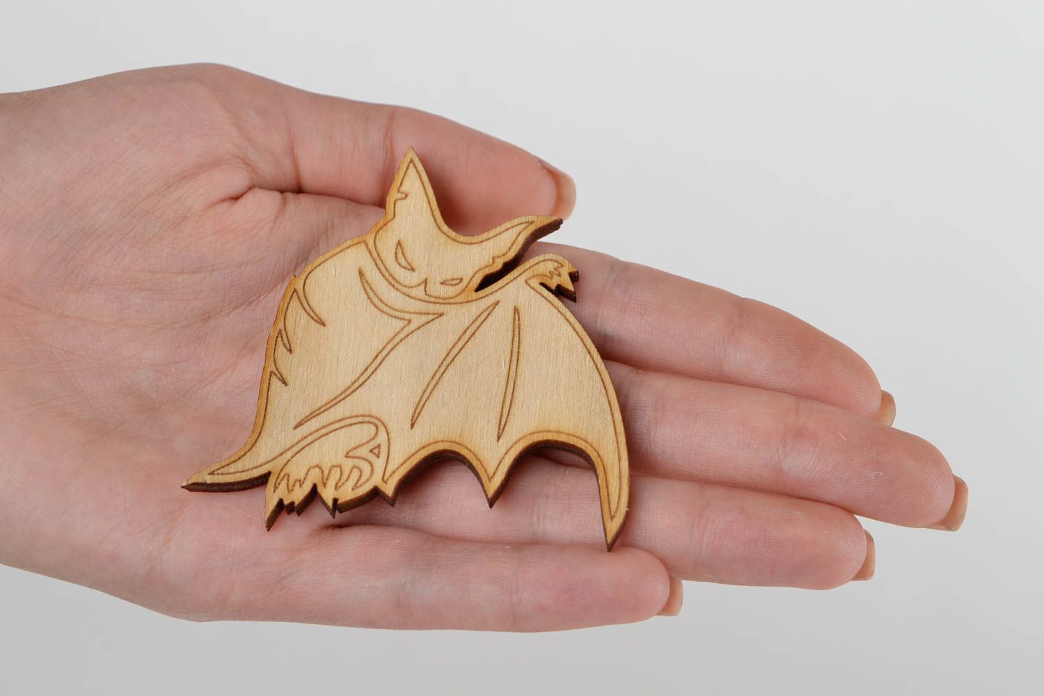 Miniatur bemalen handmade Deko aus Naturmaterialien Fledermaus Deko fürs Haus foto 2