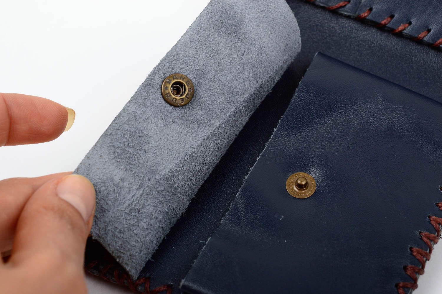 Симпатичный кожаный кошелек шитье с внутренними отделениями ручной работы фото 4