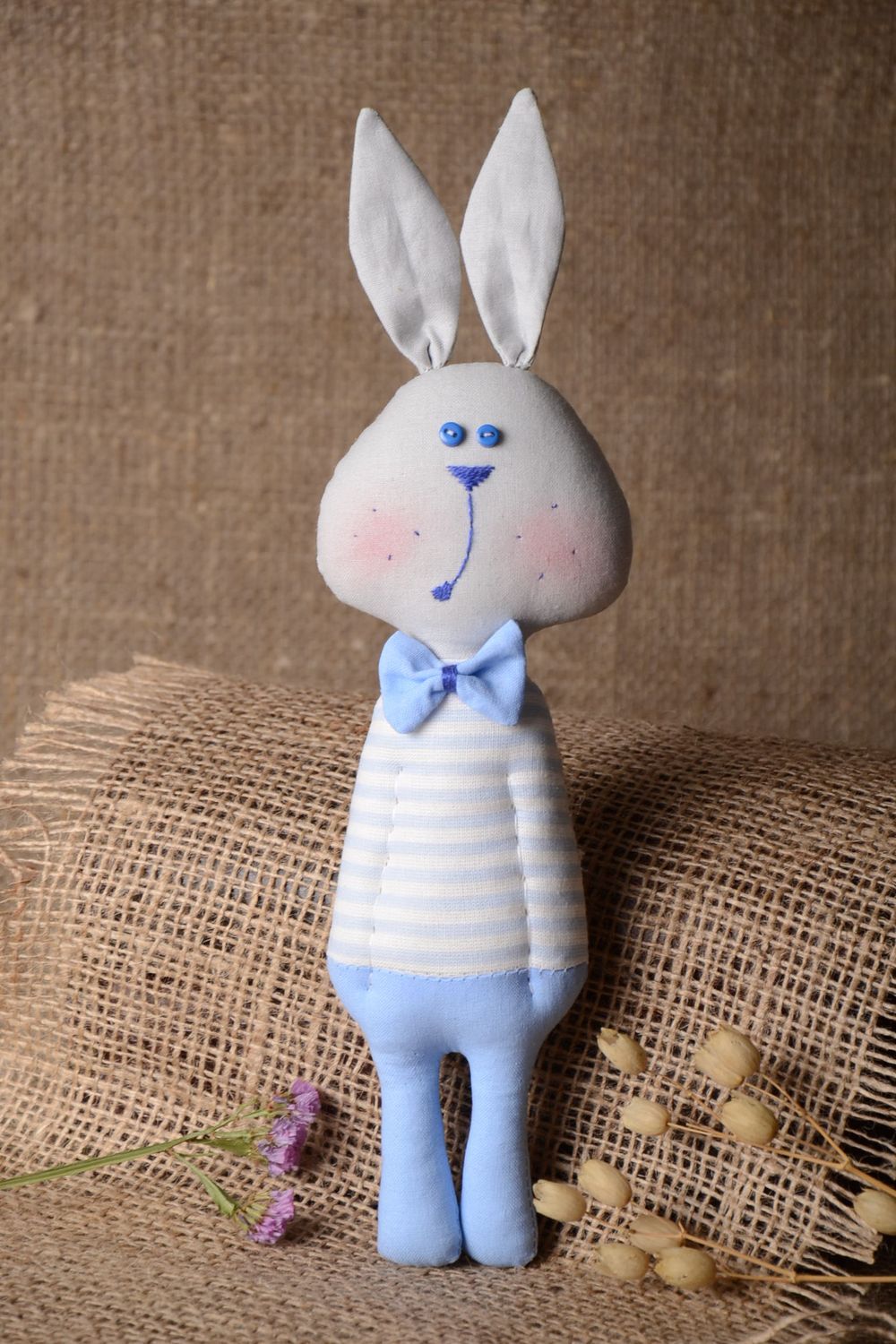 Handmade Kuscheltier Hase Gentleman Geschenk für Kinder Stoff Spielzeug  foto 1