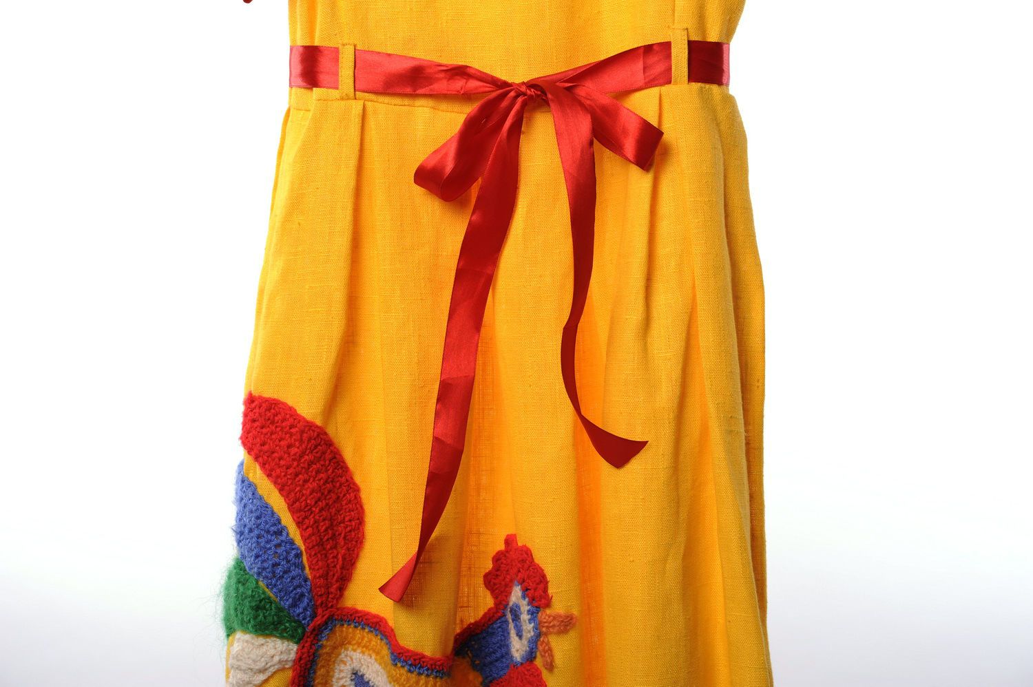 Children's linen dress with knitted application photo 4