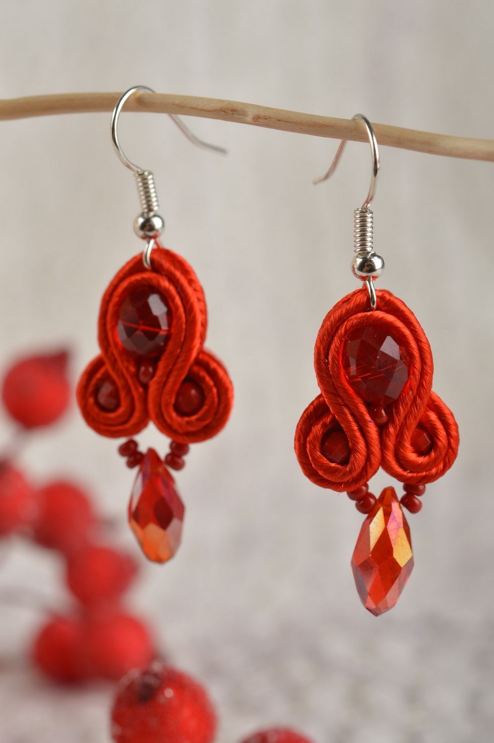 Handmade Soutache Ohrringe ausgefallener Ohrschmuck Ohrringe mit Steinen rot foto 1