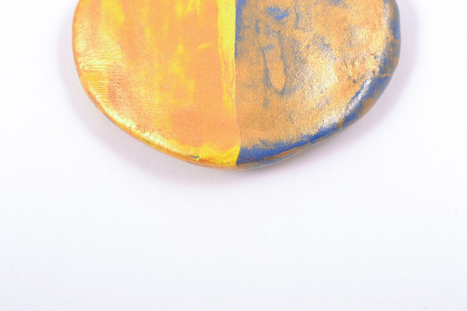 Petit magnet en céramique pour réfrigérateur ovale jaune et bleu fait main photo 4