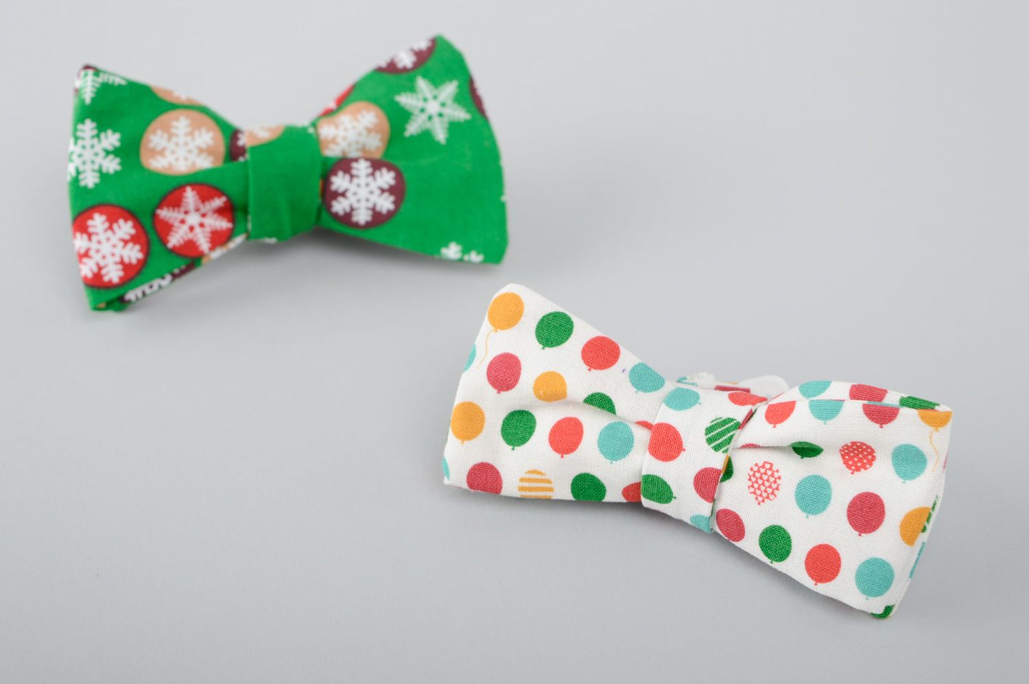 Handmade polka dot fabric bow tie photo 5