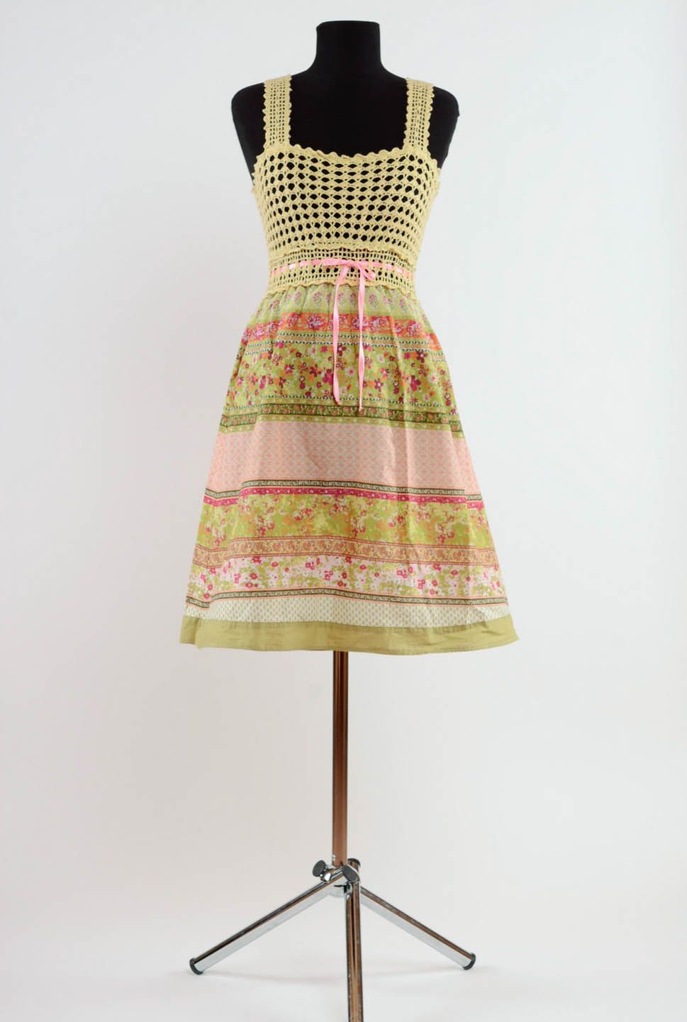 Dress made of half-woolen and acrylic yarns photo 1