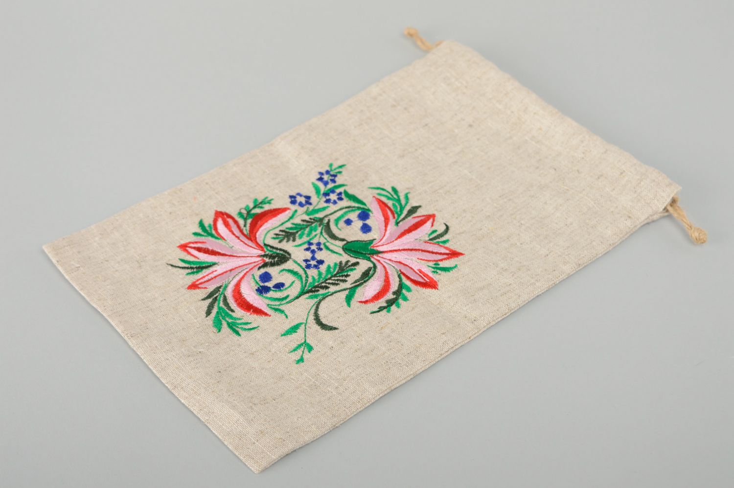 Тканевый мешок для подарков из льна с вышивкой фото 2