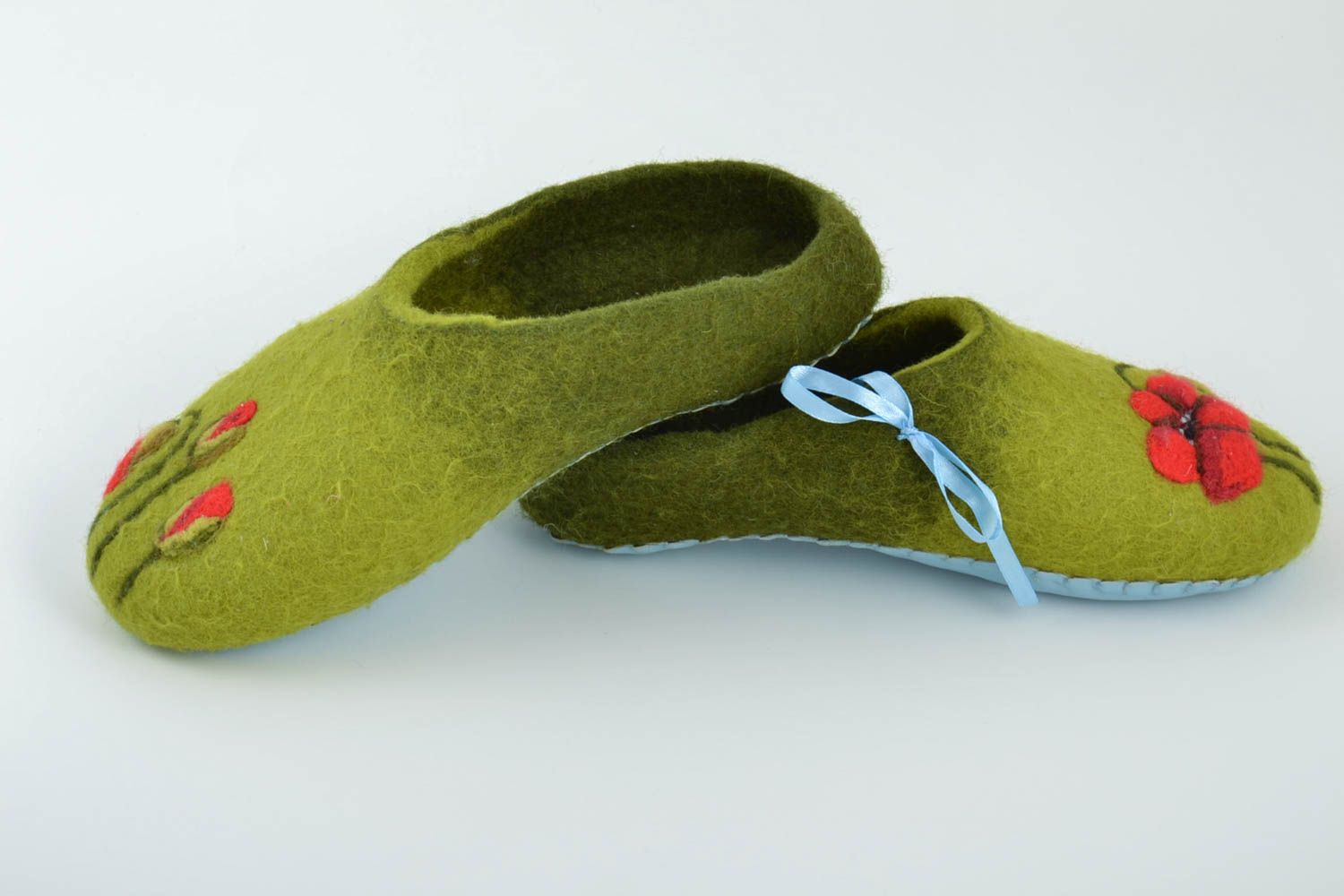 Beautiful handmade green felted wool slippers for girl photo 2