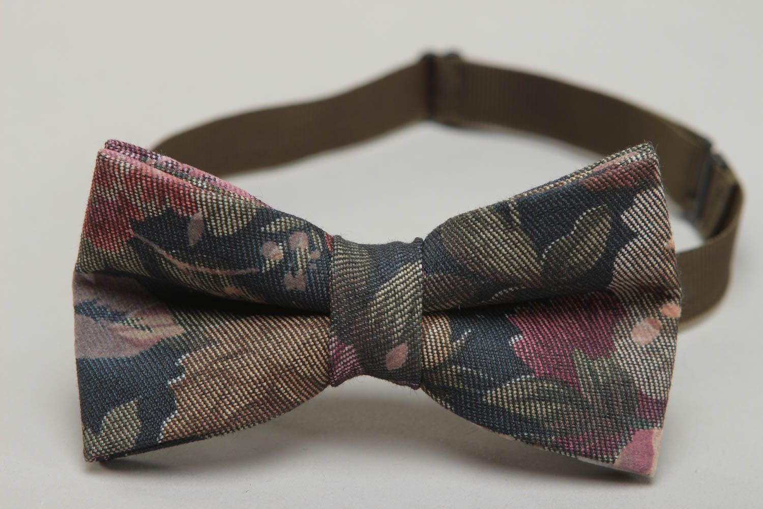 Handmade fabric bow tie photo 2