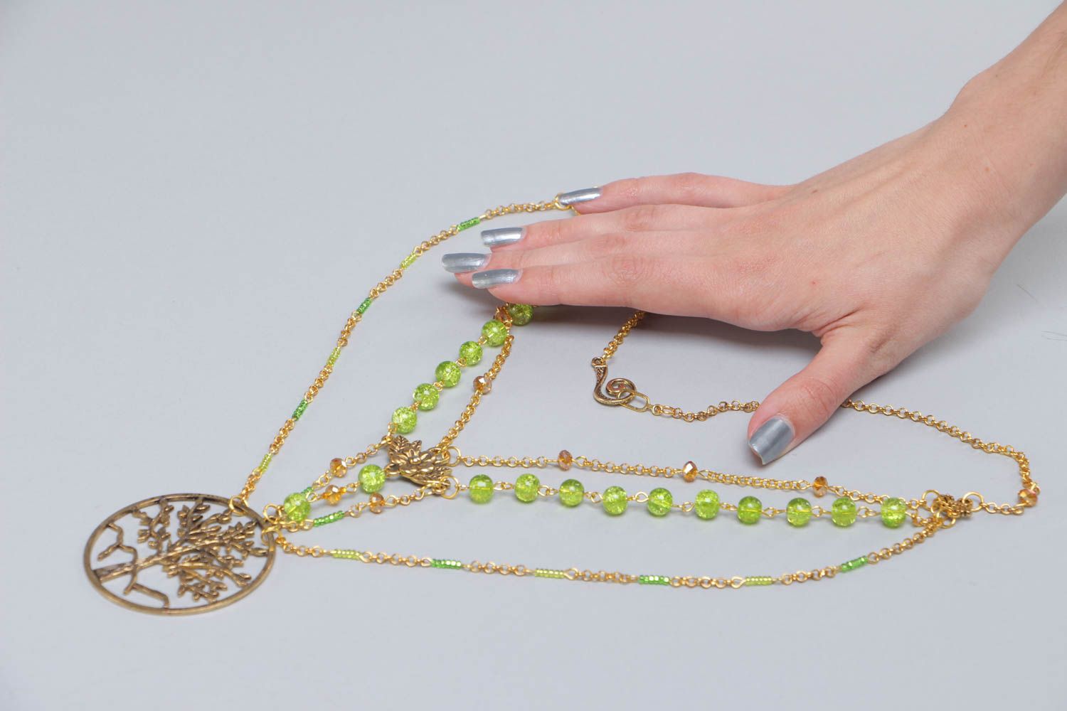 Long collier en perles de verre vertes et chaînette fait main Arbre de vie photo 5