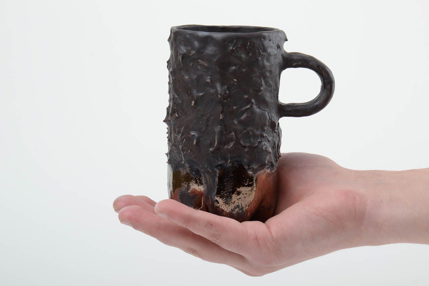 Große ungewöhnliche glasierte schwarze Tasse aus Ton 500 ml handmade foto 5
