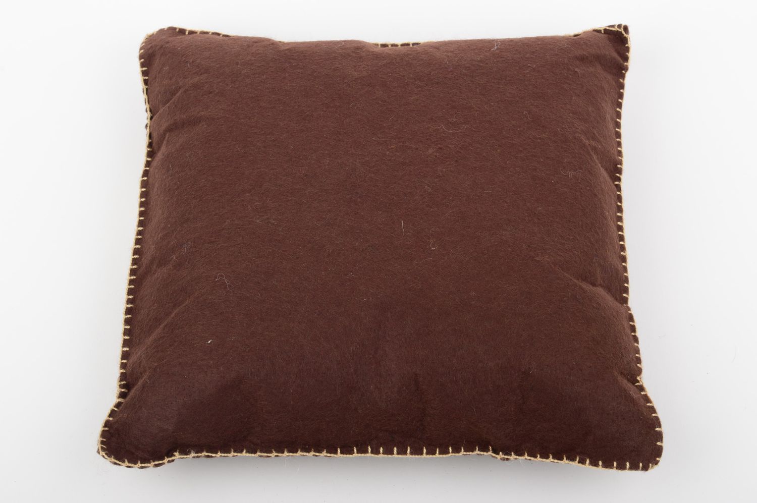 Подушка декоративная подарок ручной работы диванная подушка из фетра с гранатами фото 4