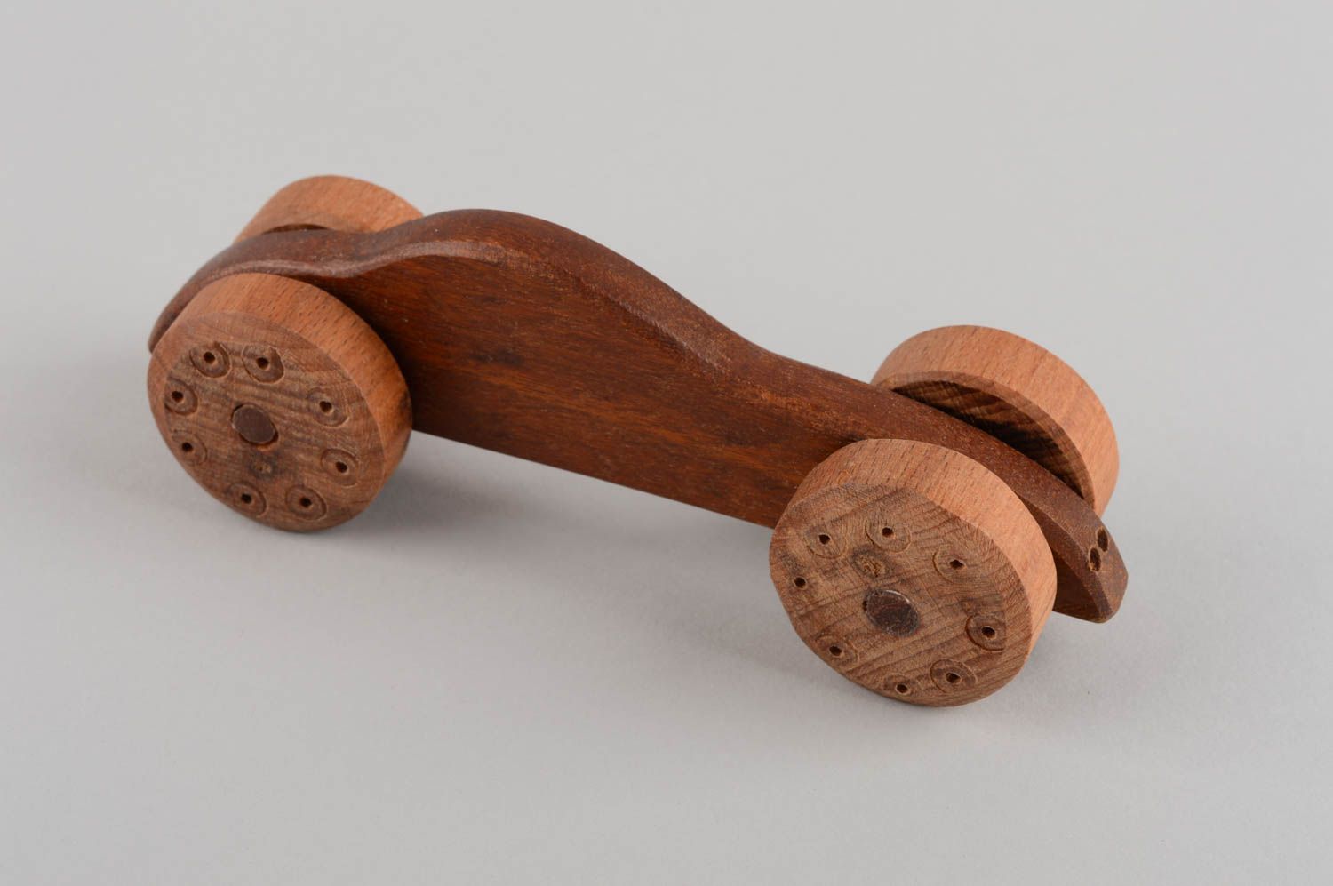 Juguete de madera ecológico artesanal coche con ruedas para niños original foto 2