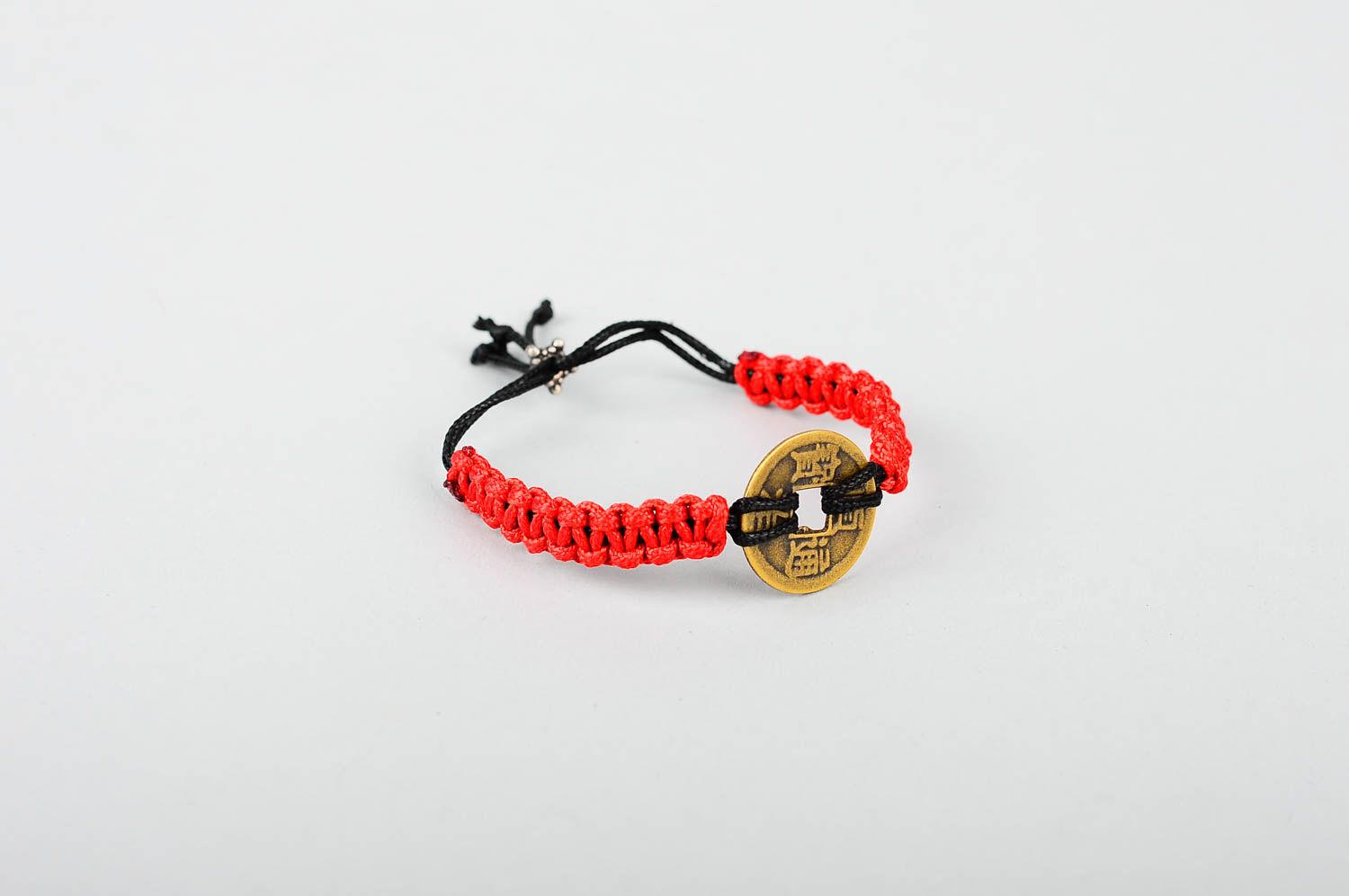 Bracelet textile Bijou fait main rouge tressé design Accessoire femme cadeau photo 3