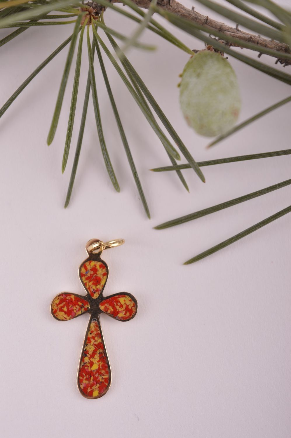 Крестик с камнями handmade подвеска на шею украшение из латуни женское фото 1
