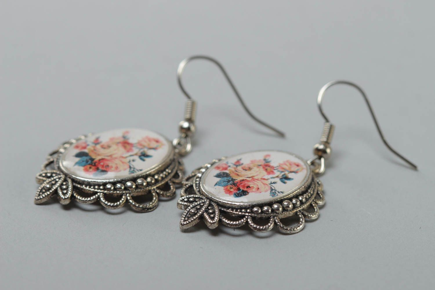 Stylish beautiful handmade glass glaze oval earrings with metal lace basis photo 3