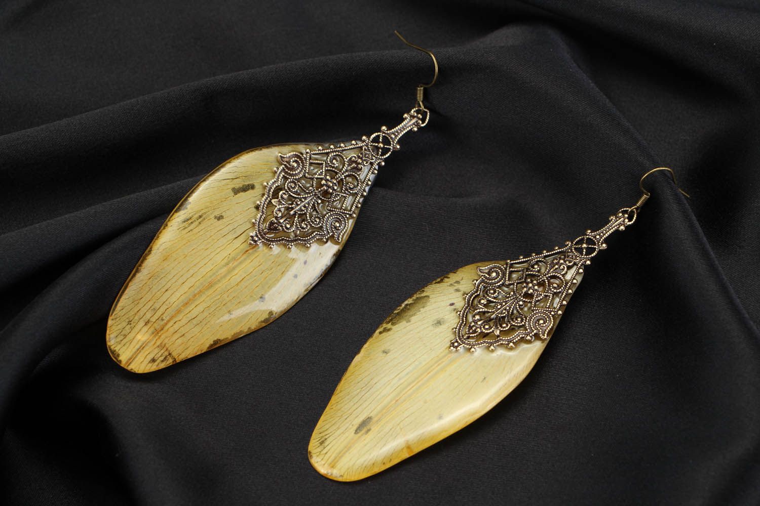 Long earrings made ​​of epoxy resin photo 2
