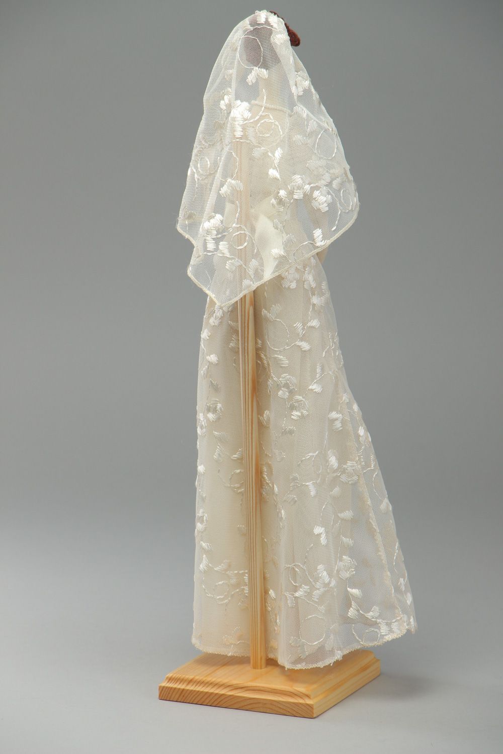 Grande poupée mariée en tissus faite main décorative originale design Marie photo 3