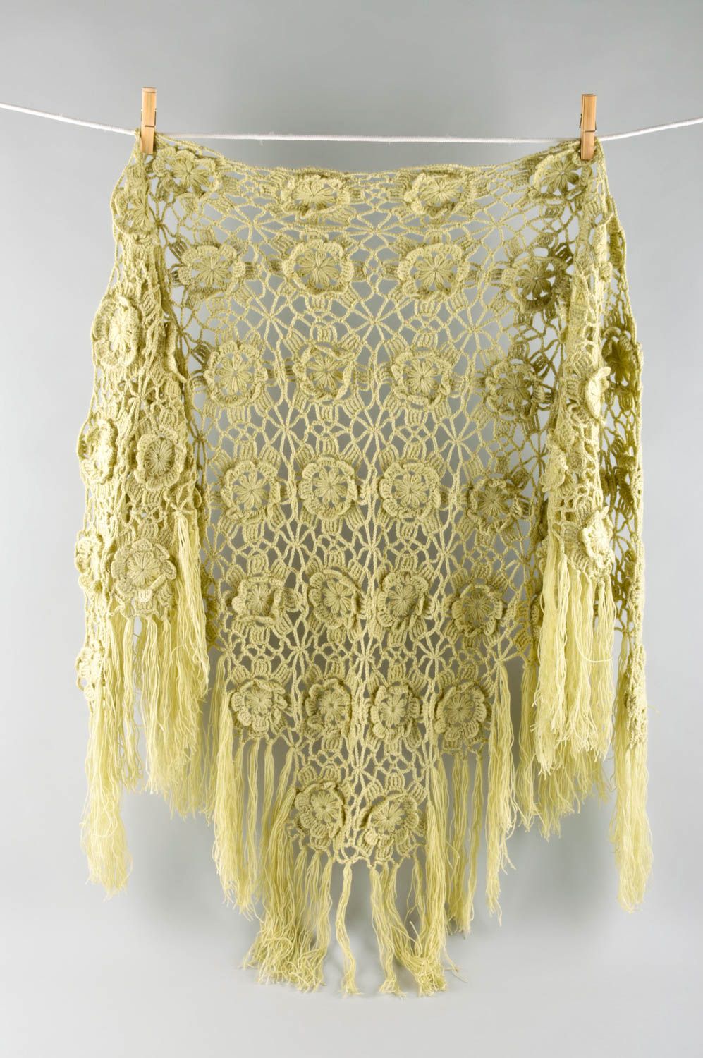 Bufanda tejida a ganchillo artesanal y cálida ropa de mujer accesorio de moda foto 1