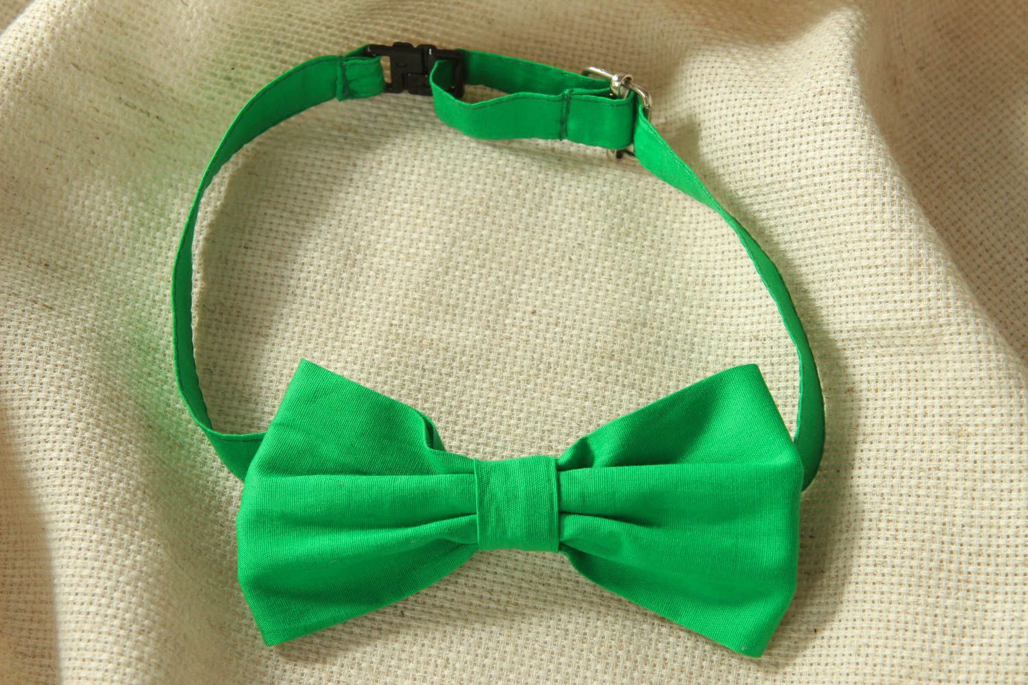 Green cotton fabric bow tie photo 1