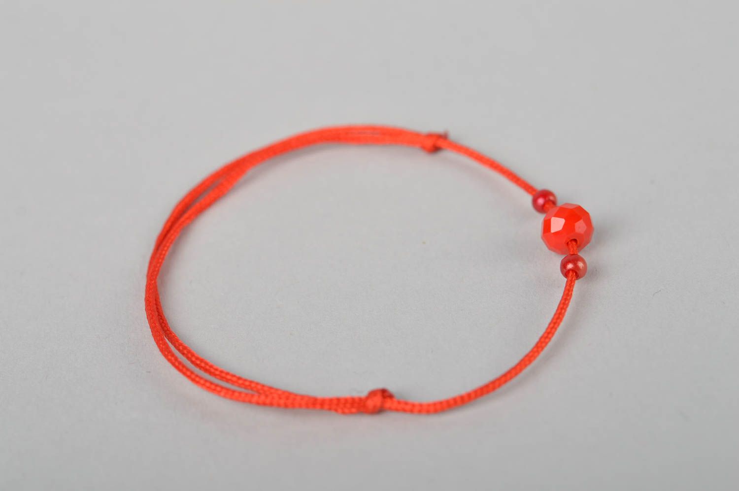 Handmade accessory beautiful wrist bracelet with bead red designer bracelet    photo 3