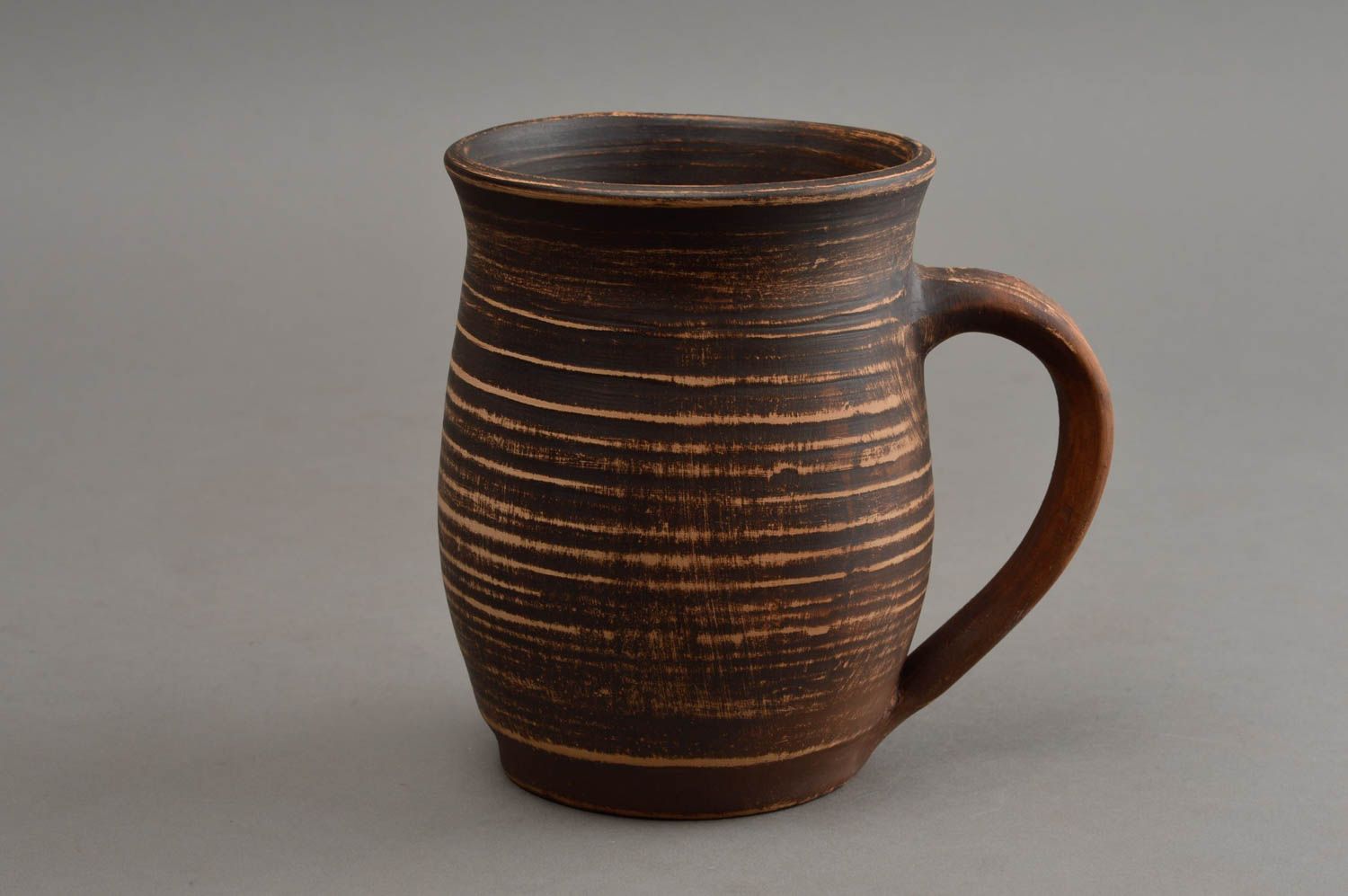 XL natural clay cup in ancient style with handle in brown color 1,14 lb photo 2