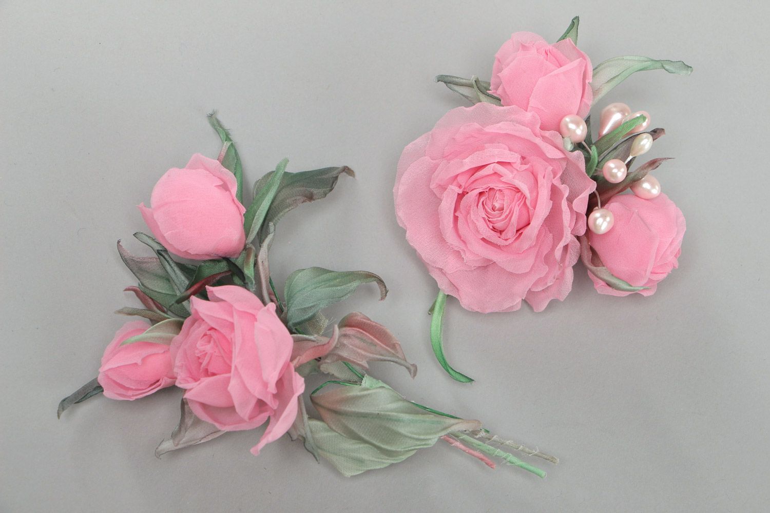 Set of handmade fabric flower accessories 2 items beautiful brooch and hair clip Roses photo 2