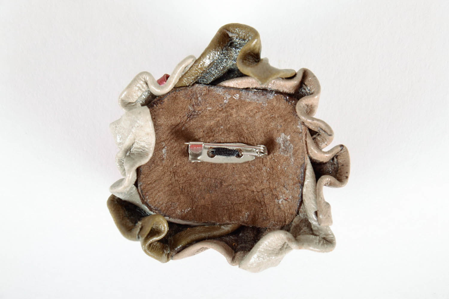 Leather Brooch in the Shape of a Flower photo 4