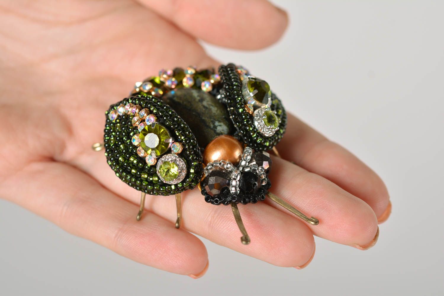 Broche insecte Bijou perles de rocaille fait main Accessoire femme tendance photo 4