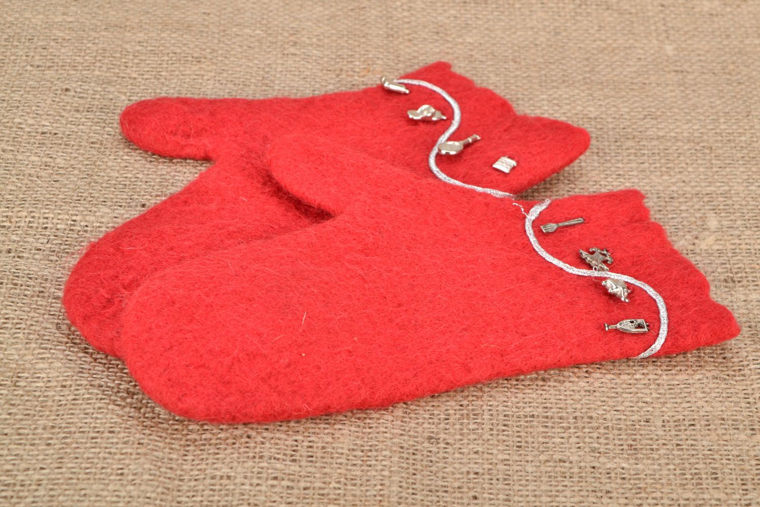 Mitenes vermelhos de lã feitos à mão  foto 1