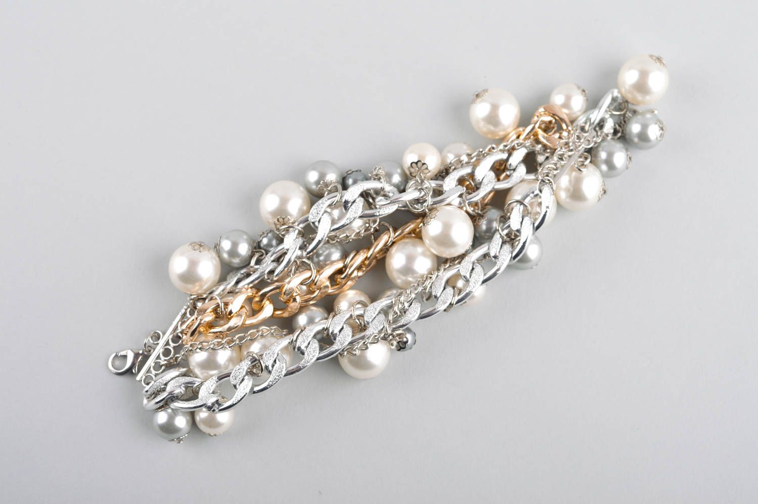 Bracelet multirang Bijou fait main fausses perles gris-blanc large Cadeau femme photo 4