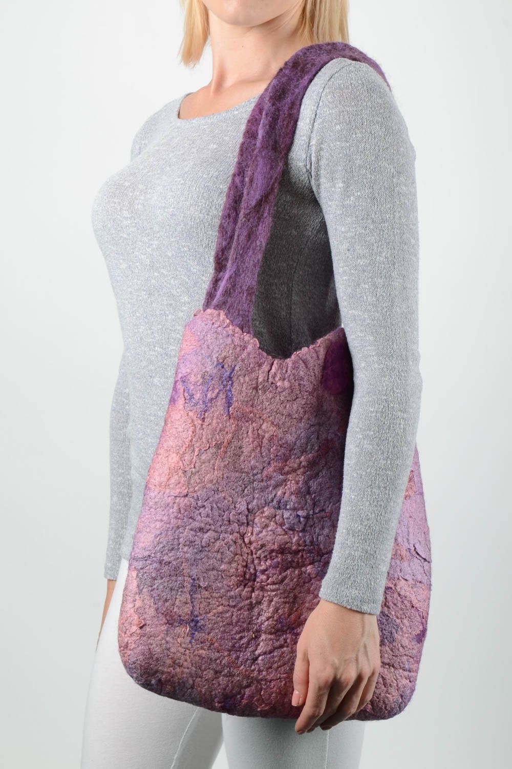 Tasche aus Wolle Damen Umhängetasche Designer Tasche lila Tasche handgemacht foto 1