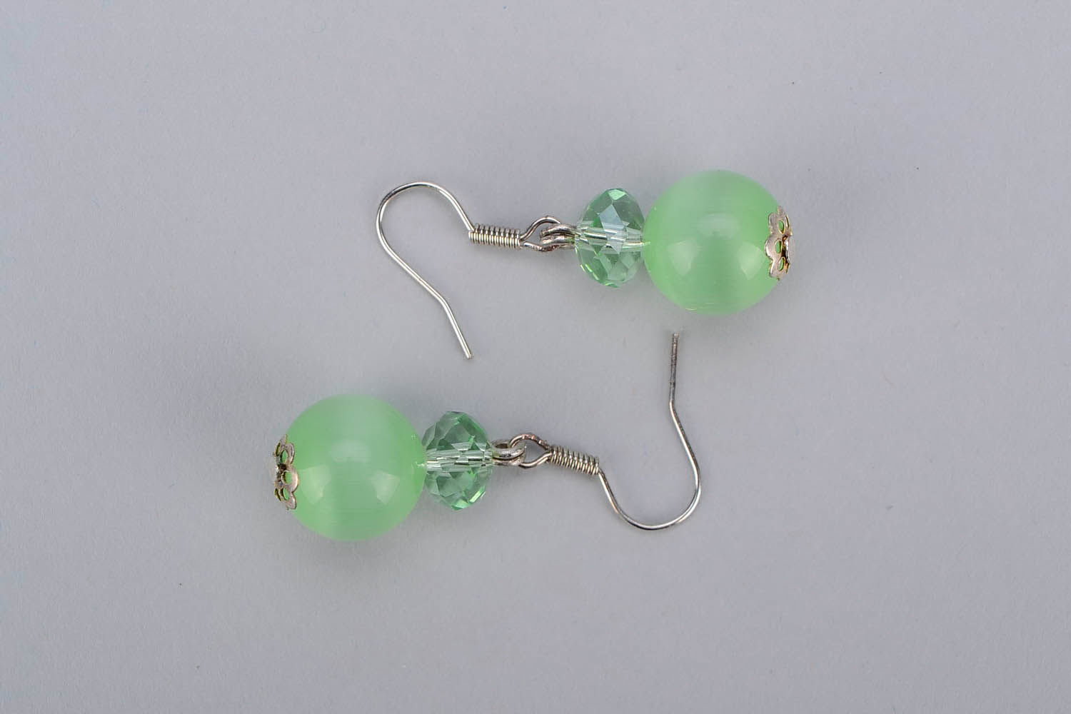 Boucles d'oreilles vertes avec perles photo 3