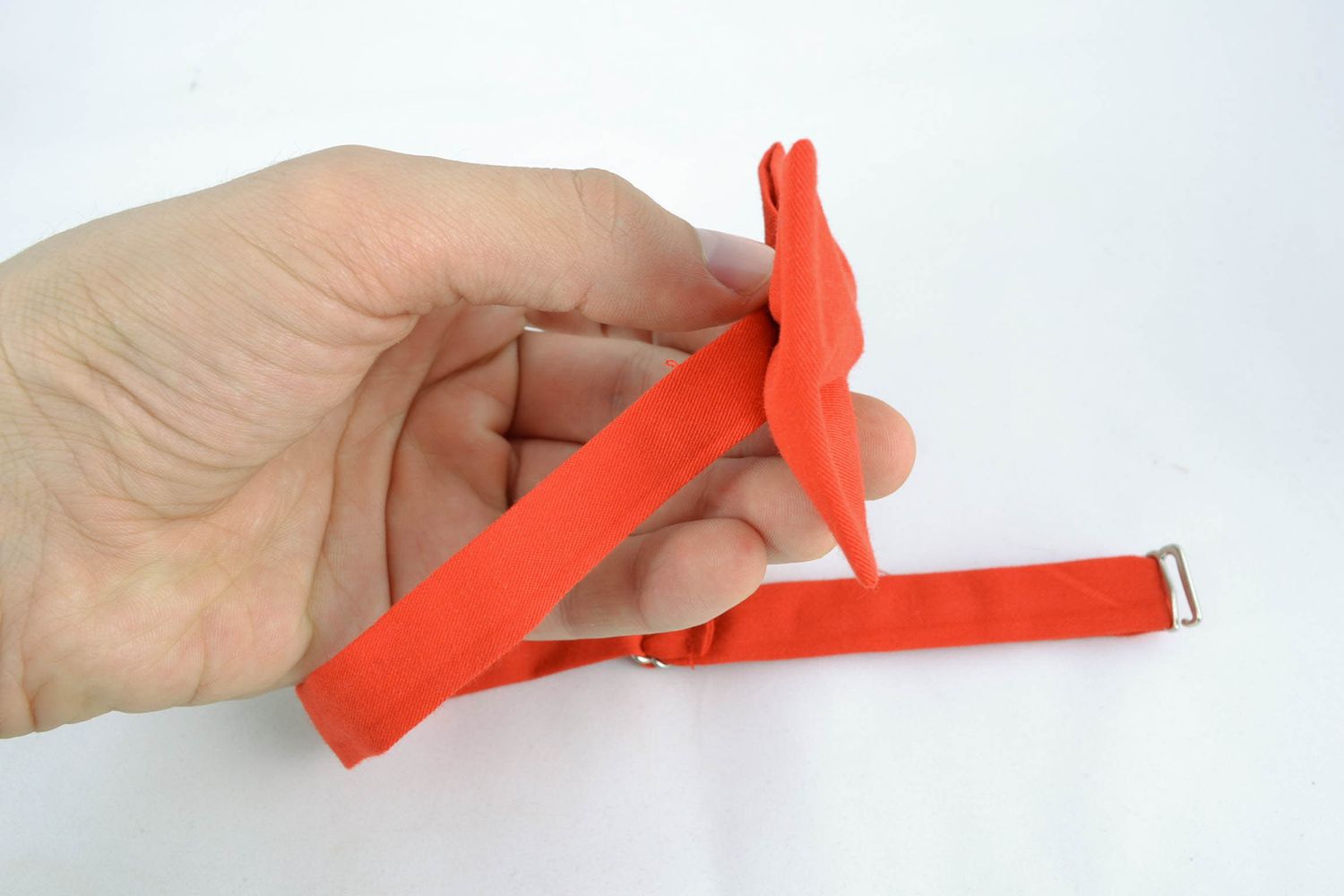 Текстильный галстук-бабочка ярко-красный фото 2