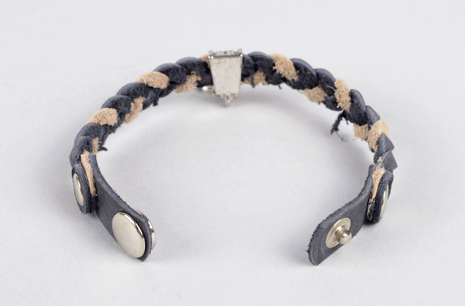 Handmade Designer Schmuck Armband aus Leder Accessoires für Frauen geflochten foto 3