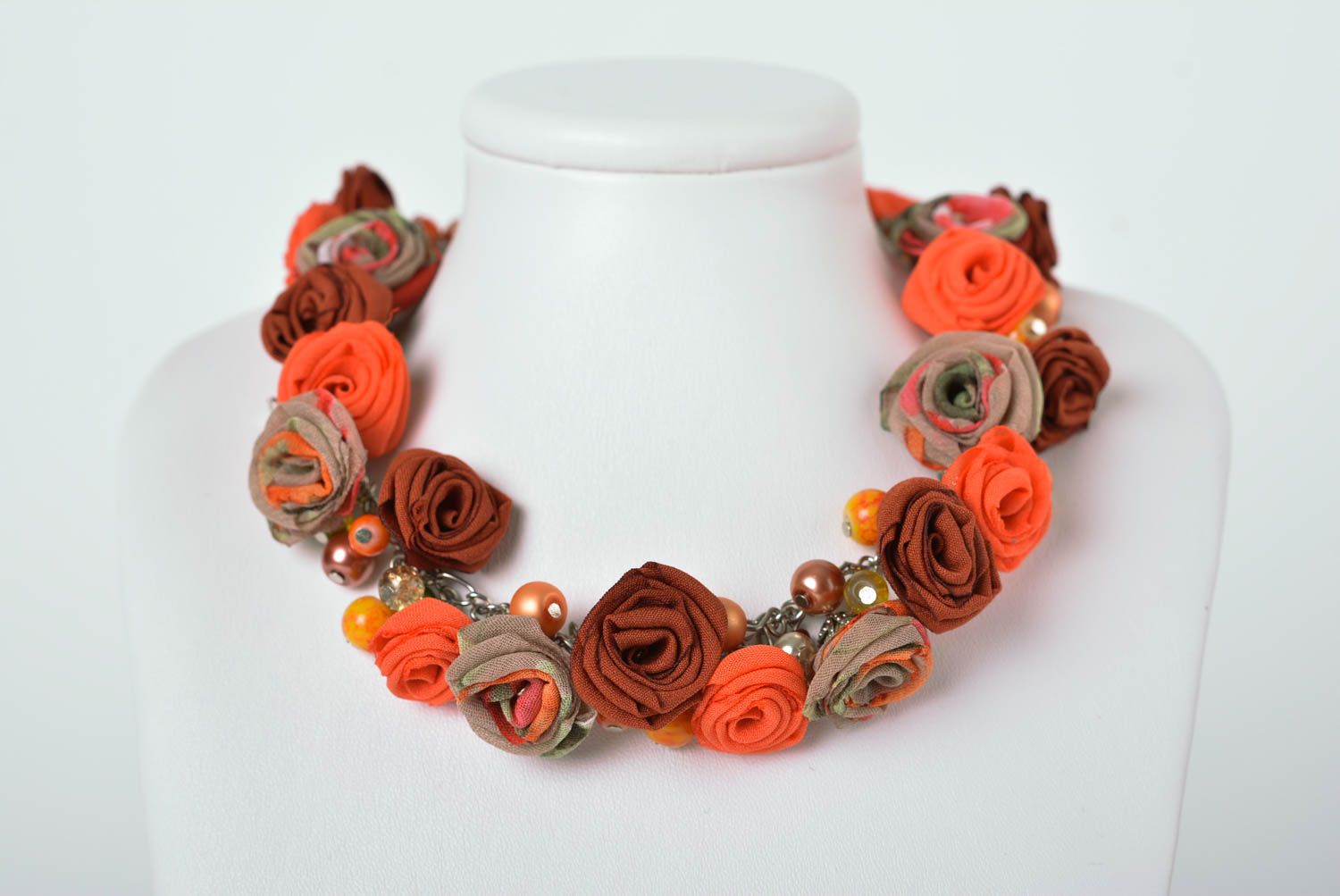 Halskette Modeschmuck handmade Collier Halskette Damen Accessoires mit Rosen  foto 3