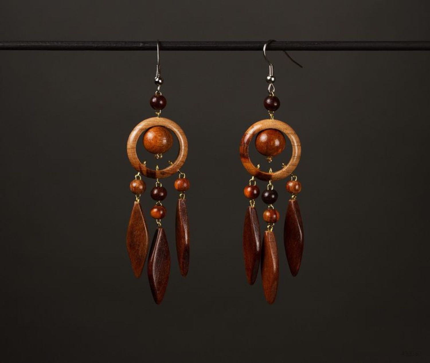 Long wooden earrings photo 1