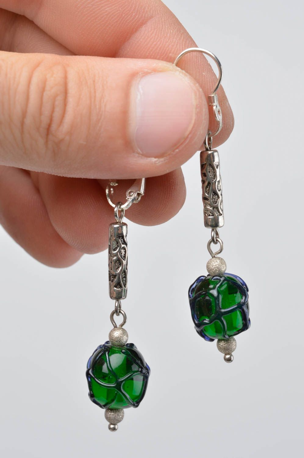 Handmade Accessoire für Frauen Damen Schmuck Glas Ohrringe kleine grüne Kugeln foto 5