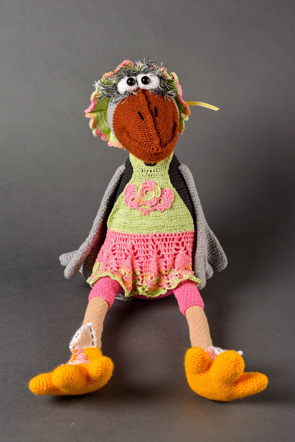 Peluche tricotée Jouet fait main corneille en laine et acrylique Cadeau enfant photo 1